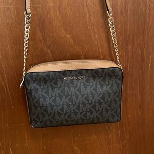 Micheal Kors Crossbody Purse